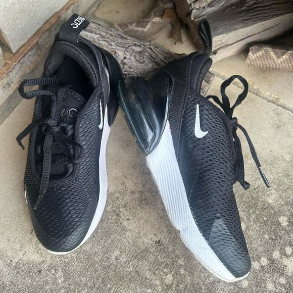 Nike Air Max 270 technology kids sneakers w/durable air bag Sz-12C. M - Picture 1 of 16